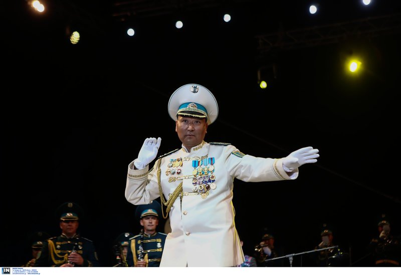 Δεκάδες στρατιωτικές ορχήστρες με ένστολους μουσικούς και χορευτές στο Ζάππειο [εικόνες] | iefimerida.gr 1