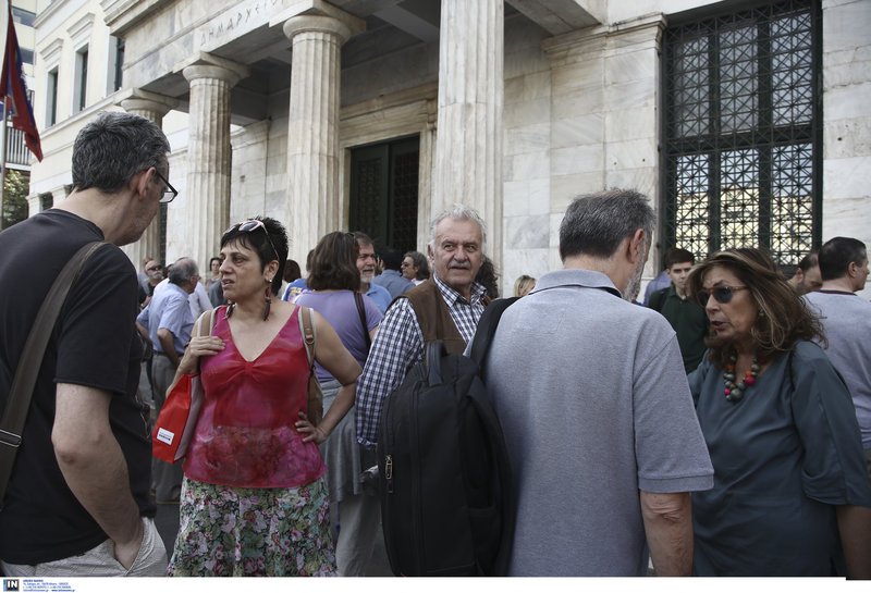 Στο πλευρό Μπουτάρη το δημοτικό συμβούλιο Αθήνας -Καταδίκασε την επίθεση | iefimerida.gr 0