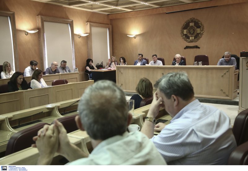 Στο πλευρό Μπουτάρη το δημοτικό συμβούλιο Αθήνας -Καταδίκασε την επίθεση | iefimerida.gr 3