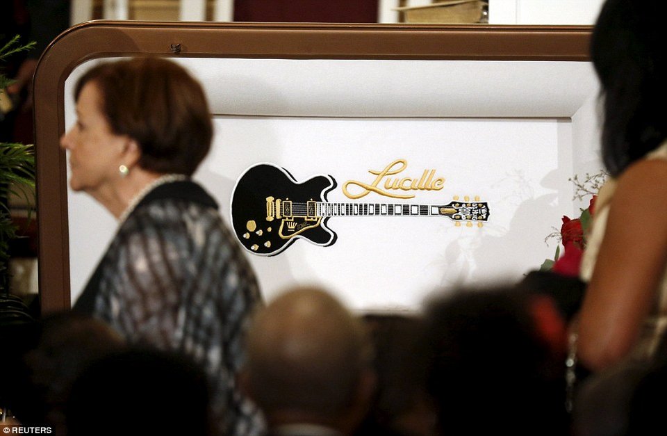 Το τελευταίο αντίο στον Βασιλιά: Θρήνος στην κηδεία του B.B. King [εικόνες] | iefimerida.gr 10