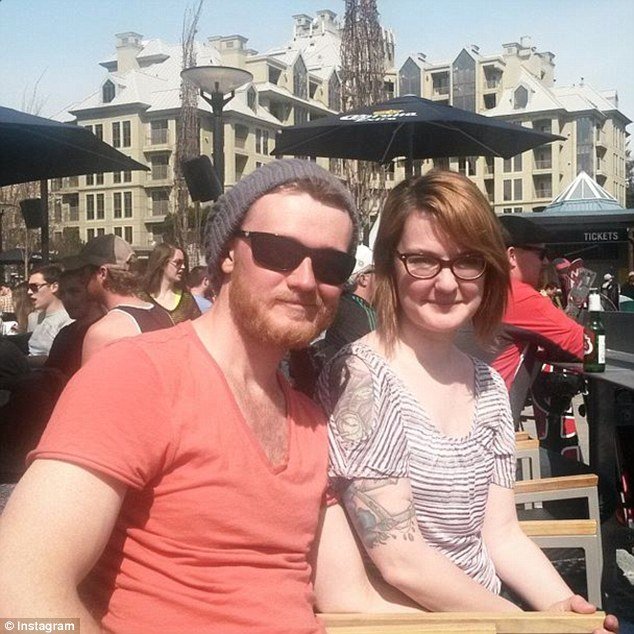 Σοκ: Λιοντάρι κατασπάραξε μέλος της ομάδας του Game of Thrones [εικόνες] | iefimerida.gr 3