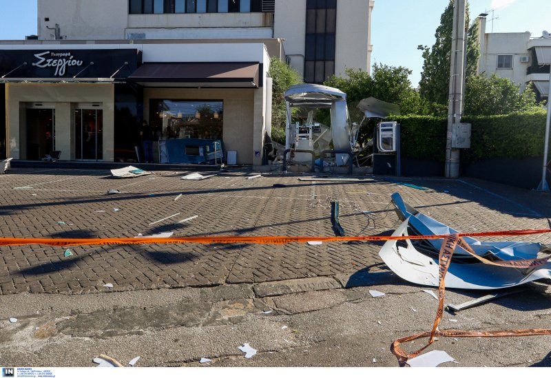 Ανατίναξαν ΑΤΜ στη Μεταμόρφωση, αλλά δεν μπόρεσαν να πάρουν τα χρήματα [εικόνες]  | iefimerida.gr 2