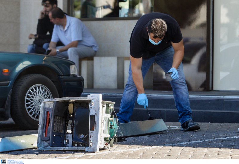 Ανατίναξαν ΑΤΜ στη Μεταμόρφωση, αλλά δεν μπόρεσαν να πάρουν τα χρήματα [εικόνες]  | iefimerida.gr 1