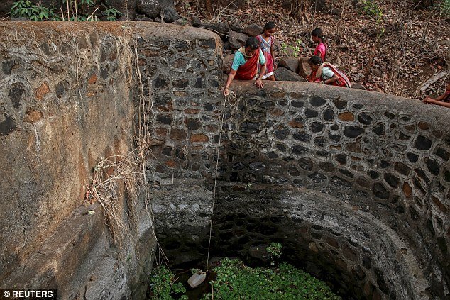 Πώς η ξηρασία στην Ινδία οδηγεί τους άνδρες στην... πολυγαμία [εικόνες] | iefimerida.gr 7