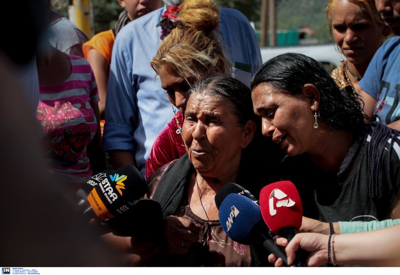 Αμφισσα: Οργή και οδύνη στην κηδεία της 13χρονης -Οδοφράγματα και φωτιές στην εθνική [εικόνες & βίντεο] | iefimerida.gr 11