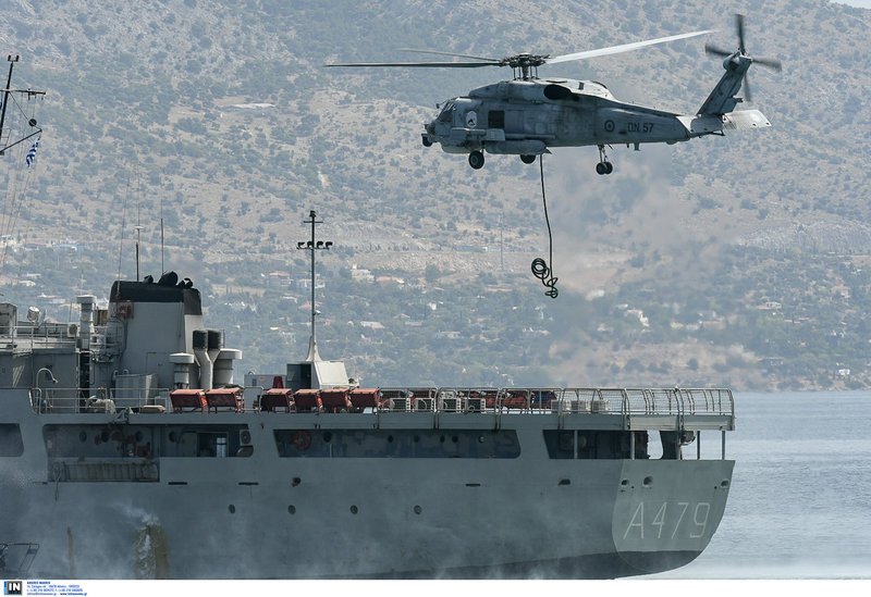Εντυπωσιακές εικόνες από την άσκηση των Ειδικών Δυνάμεων «Καταιγίδα 2018-Salamis Storm» | iefimerida.gr 16