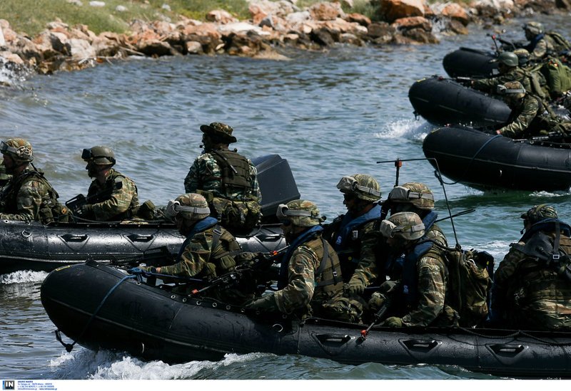 Εντυπωσιακές εικόνες από την άσκηση των Ειδικών Δυνάμεων «Καταιγίδα 2018-Salamis Storm» | iefimerida.gr 11