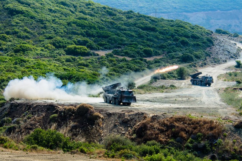 Ασκηση της 1ης Στρατιάς: Βολές με κάθε σύστημα και μέσο πυρός [εντυπωσιακές εικόνες] | iefimerida.gr 8