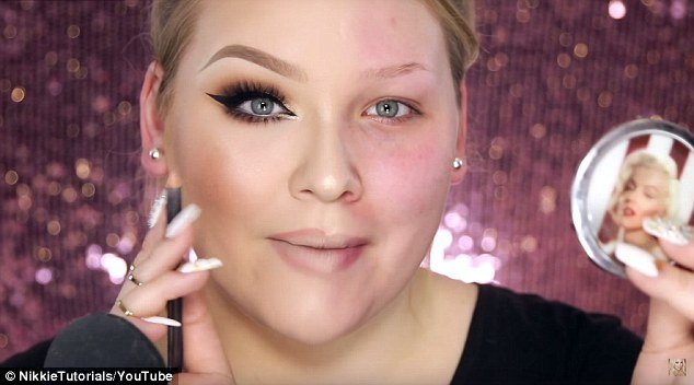 Το θαύμα του μέικ απ: Διάσημη μακιγιέζ βάφει μόνο το μισό πρόσωπό της και σοκάρει [εικόνες] | iefimerida.gr 8