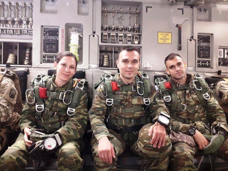 Ελληνες υπαξιωματικοί αλεξιπτωτιστές σε διεθνή εβδομάδα άλματος -«Βούτηξαν» στη Γερμανία [εικόνες] | iefimerida.gr 17