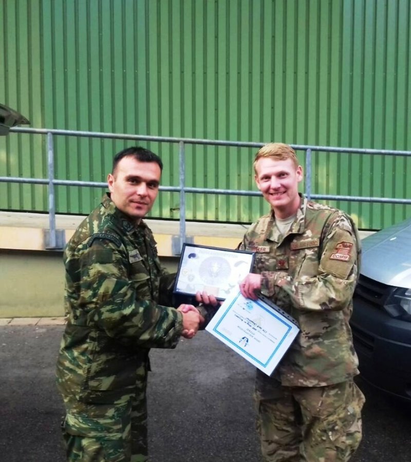 Ελληνες υπαξιωματικοί αλεξιπτωτιστές σε διεθνή εβδομάδα άλματος -«Βούτηξαν» στη Γερμανία [εικόνες] | iefimerida.gr 14