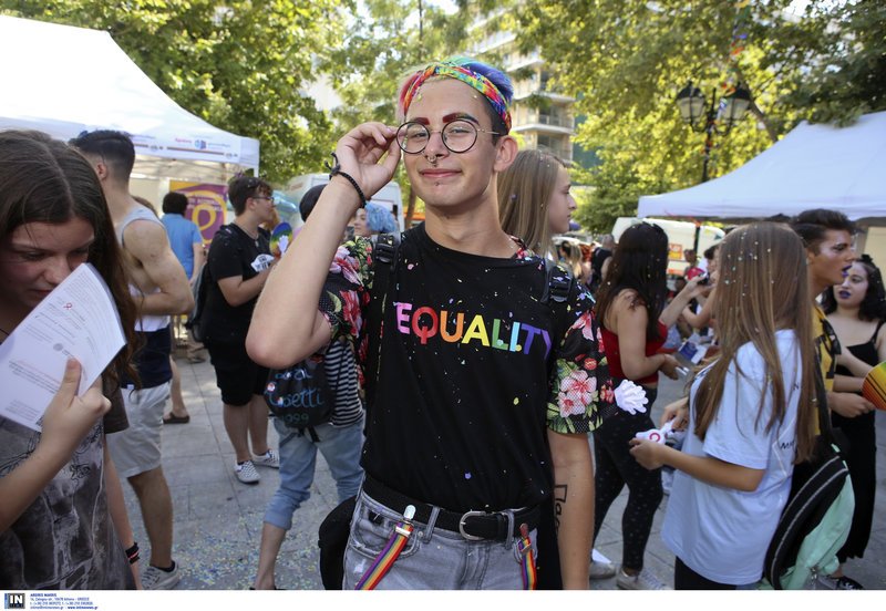 Athens Pride, Παρούσα: Ξέφρενο πάρτι με πολύχρωμες παρουσίες [εικόνες & βίντεο] | iefimerida.gr 27