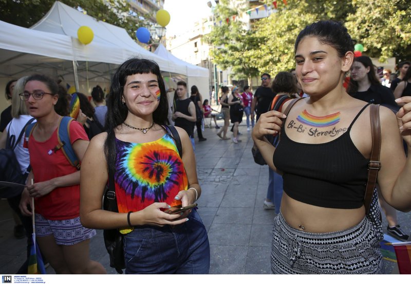 Athens Pride, Παρούσα: Ξέφρενο πάρτι με πολύχρωμες παρουσίες [εικόνες & βίντεο] | iefimerida.gr 15