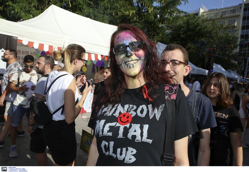 Athens Pride, Παρούσα: Ξέφρενο πάρτι με πολύχρωμες παρουσίες [εικόνες & βίντεο] | iefimerida.gr 14