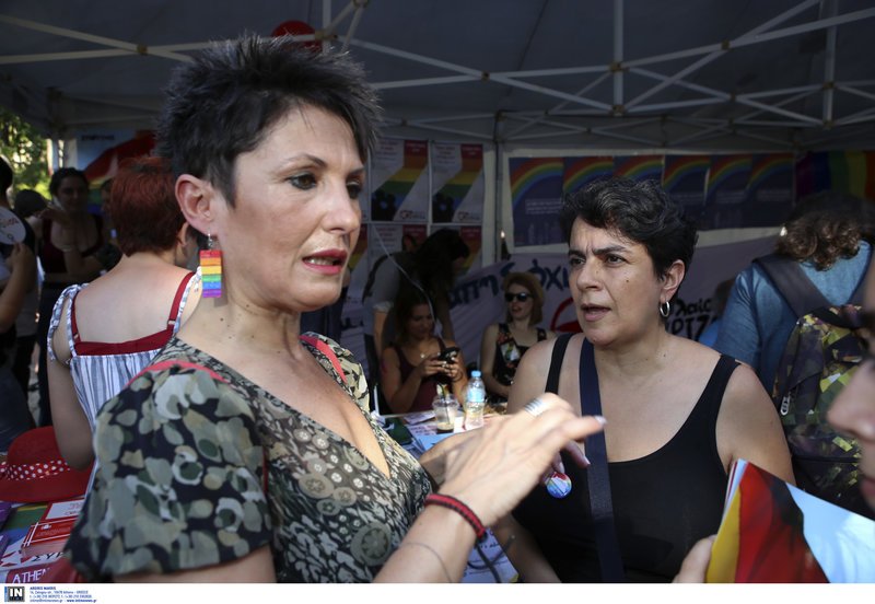 Athens Pride, Παρούσα: Ξέφρενο πάρτι με πολύχρωμες παρουσίες [εικόνες & βίντεο] | iefimerida.gr 1
