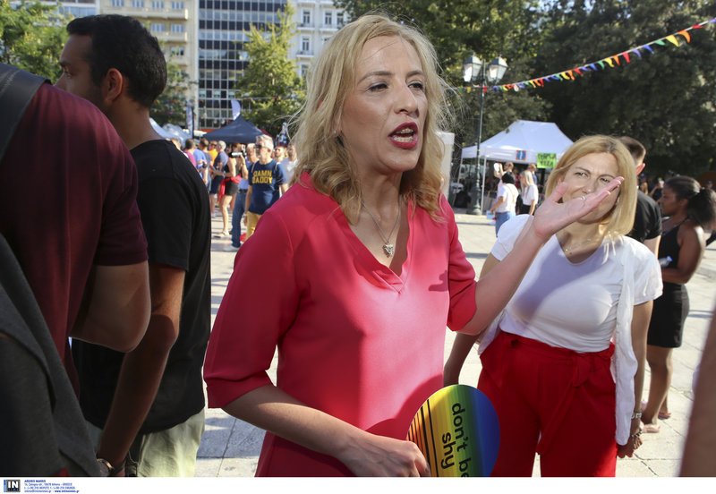 Athens Pride, Παρούσα: Ξέφρενο πάρτι με πολύχρωμες παρουσίες [εικόνες & βίντεο] | iefimerida.gr 0