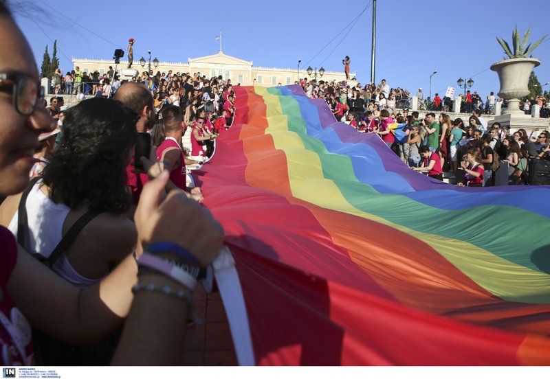 Το 14ο Athens Pride μέσα από 40 καρέ -Ολα όσα έγιναν στο ξέφρενο πάρτι στο Σύνταγμα [εικόνες] | iefimerida.gr 36