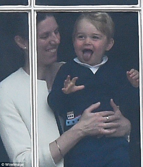 Οταν ο πρίγκιπας Τζορτζ έβγαλε τη γλώσσα του στους φωτογράφους [εικόνες] | iefimerida.gr 3