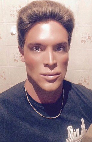 Μετά τη γυναίκα Barbie ήρθε ο ζωντανός Ken: Η τρομακτική μεταμόρφωση 27χρονου [εικόνες] | iefimerida.gr 3