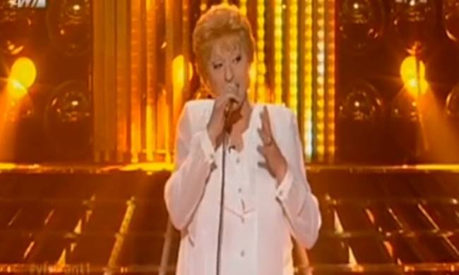 Ο Κώστας Μαρτάκης ως Μαράια Κάρεϊ ήταν ο νικητής του Your face sounds familiar [εικόνες+βίντεο] | iefimerida.gr 1