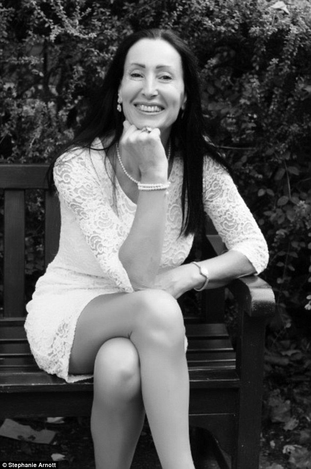 Η γιαγιά με το six pack που προκαλεί... ατυχήματα και κάνει τους άνδρες να κλαίνε [εικόνες] | iefimerida.gr 2