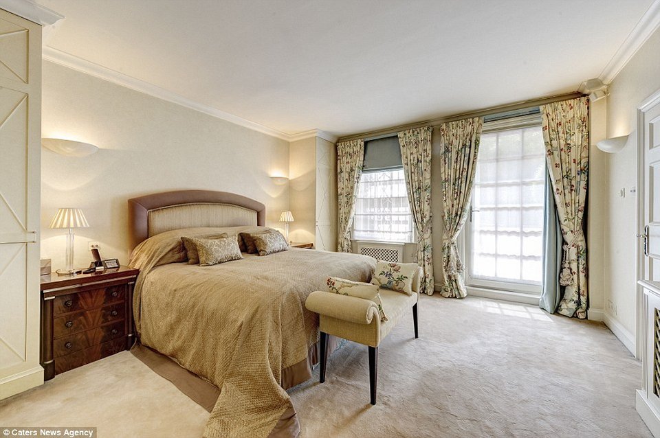 Το φωτεινό διαμέρισμα του Ωνάση και της Τζάκι στο Λονδίνο πωλείται αντί 8,3 εκατ. ευρώ [εικόνες] | iefimerida.gr 0