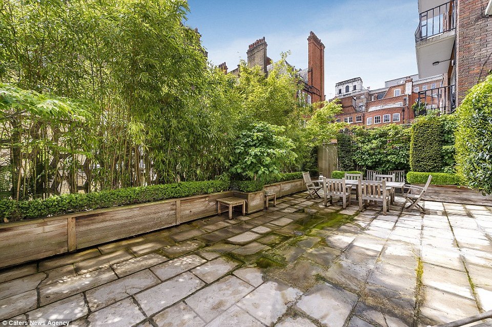 Το φωτεινό διαμέρισμα του Ωνάση και της Τζάκι στο Λονδίνο πωλείται αντί 8,3 εκατ. ευρώ [εικόνες] | iefimerida.gr 12