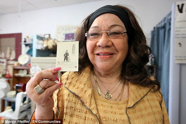 Μέχρι τα 70 μου νόμιζα ότι ήμουν Αφροαμερικανή: Μία απίστευτη ιστορία υιοθεσίας [εικόνες] | iefimerida.gr 2