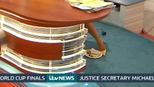 Ρεζίλι έγινε παρουσιάστρια πρωινής εκπομπής: Προσπάθησε on air να κρύψει πιάτο με φαγητό [εικόνες] | iefimerida.gr 1