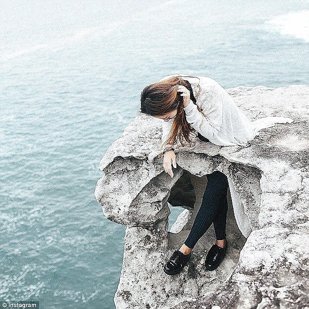 Κι όμως: Βράχος απειλείται με κατάρρευση λόγω των πολλών selfies [εικόνες] | iefimerida.gr 2