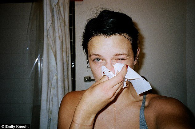 Δακρυσμένες selfies: Φωτογράφος απαθανατίζει κάθε φορά που κλαίει [εικόνες] | iefimerida.gr 5