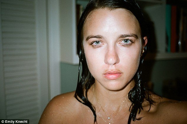 Δακρυσμένες selfies: Φωτογράφος απαθανατίζει κάθε φορά που κλαίει [εικόνες] | iefimerida.gr 12