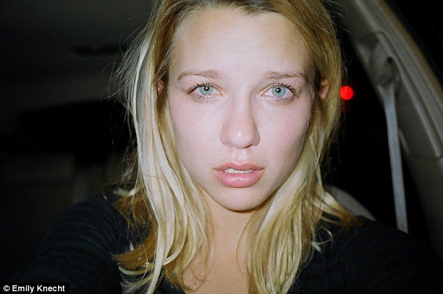 Δακρυσμένες selfies: Φωτογράφος απαθανατίζει κάθε φορά που κλαίει [εικόνες] | iefimerida.gr 13