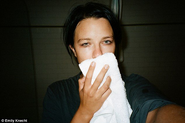 Δακρυσμένες selfies: Φωτογράφος απαθανατίζει κάθε φορά που κλαίει [εικόνες] | iefimerida.gr 15