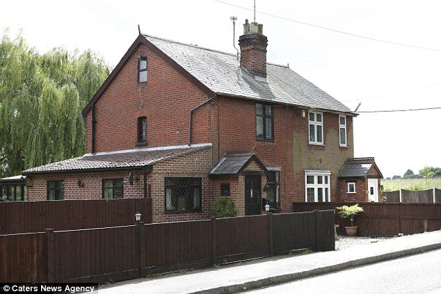 Το πιο επικίνδυνο σημείο στη Βρετανία: Εχουν γίνει 60 τροχαία σε 5 χρόνια [εικόνες] | iefimerida.gr 3