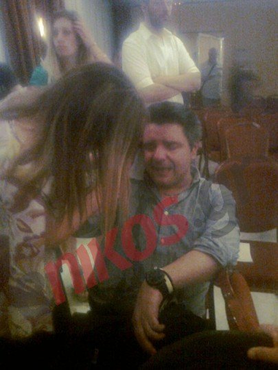 Ενταση και επεισόδια στη συνεδρίαση του ΕΔΟΕΑΠ [εικόνες] | iefimerida.gr 1