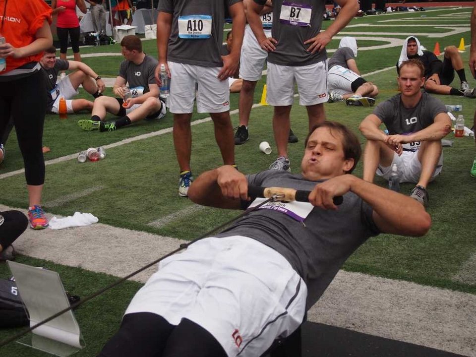 Οι γιάπηδες της Γουόλ Στριτ βγάζουν το κοστούμι και διαγωνίζονται για τον τίτλο του πιο αθλητικού χρηματιστή [εικόνες] | iefimerida.gr 1