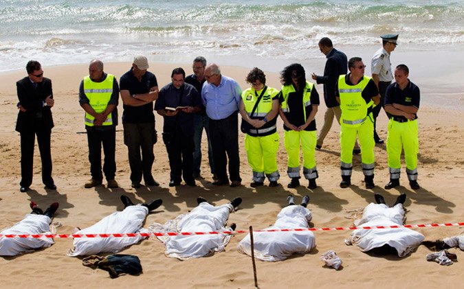Εθνικό πένθος στην Ιταλία -Η θάλασσα ακόμα ξεβράζει πτώματα [εικόνες & βίντεο] | iefimerida.gr 1