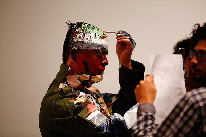 Τώρα τον βλέπεις, τώρα δεν τον βλέπεις- Η μαγική τέχνη του καμουφλάζ κάνει τον Λιου Μπόλιν αόρατο [εικόνες] | iefimerida.gr 1