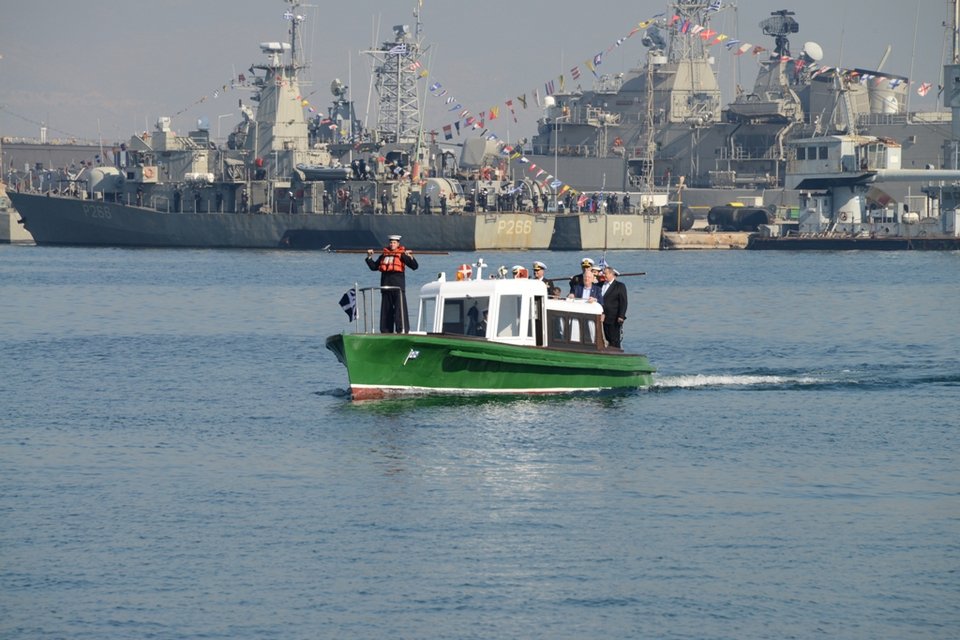 O πρόεδρος του Ισραήλ στο σημείο που έγινε η ιστορική Ναυμαχία της Σαλαμίνας [εικόνες] | iefimerida.gr 2