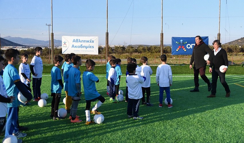 Αθλητικές Ακαδημίες ΟΠΑΠ: Προπόνηση με Θωμά Μαύρο και Τάσο Μητρόπουλο –Ξεχωριστή ποδοσφαιρική εμπειρία για τα παιδιά [εικόνες & βίντεο] | iefimerida.gr 2