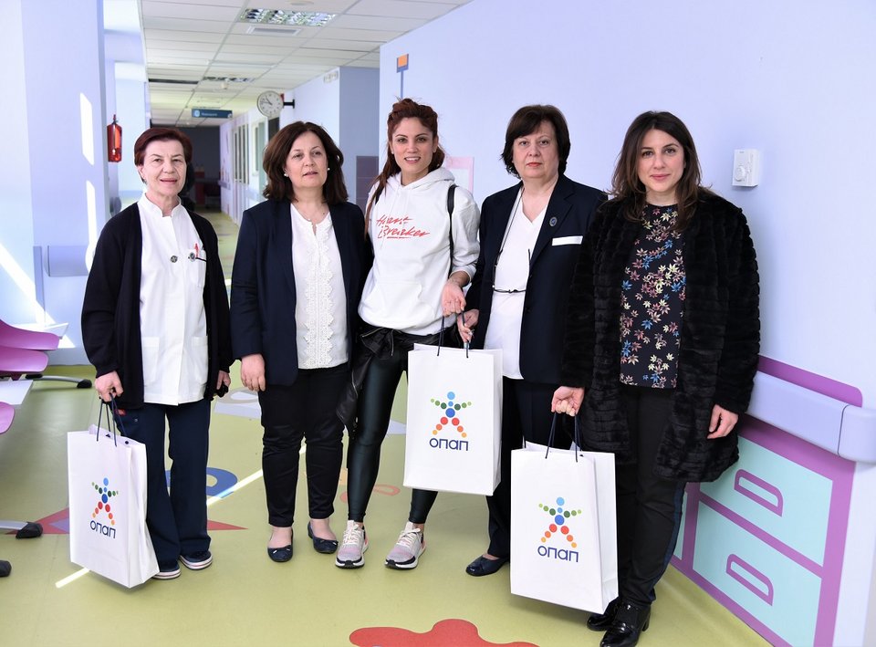 Δωρεά παιδικών βιβλίων από τον ΟΠΑΠ στα νοσοκομεία «Η Αγία Σοφία» και «Παναγιώτης και Αγλαΐα Κυριακού» [εικόνες] | iefimerida.gr 1