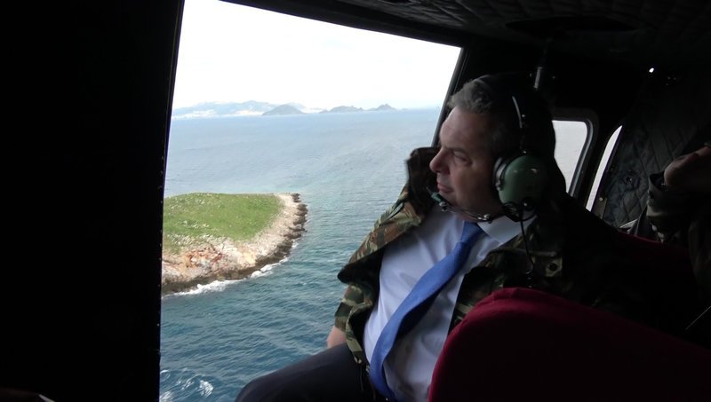 Ο Καμμένος παραιτήθηκε και πήγε... Ιμια -Σόου με το ελικόπτερο [εικόνα] | iefimerida.gr 1