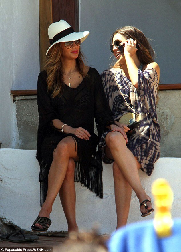 Αναστατώνει τη Μύκονο η Nicole Scherzinger με λεοπάρ μπικίνι [εικόνες] | iefimerida.gr 5