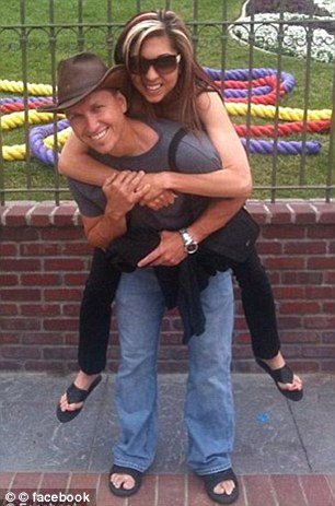 37χρονη με ανορεξία καταφέρνει να περπατήσει για πρώτη φορά μετά από μήνες [βίντεο] | iefimerida.gr 0