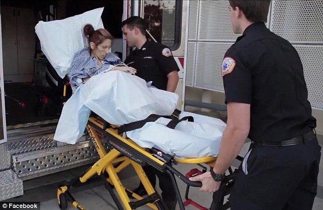 37χρονη με ανορεξία καταφέρνει να περπατήσει για πρώτη φορά μετά από μήνες [βίντεο] | iefimerida.gr 8