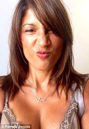 Η γυναίκα που κανείς δεν πιστεύει την ηλικία της: Είναι 52, μοιάζει με 20 -Τα μυστικά της [εικόνες] | iefimerida.gr 7