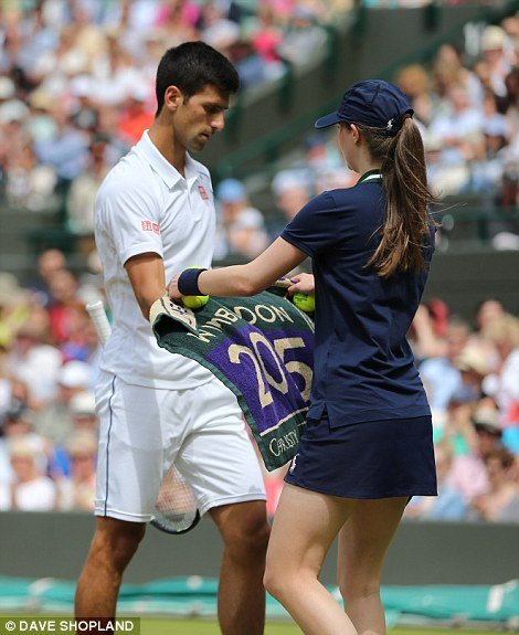 Ο Τζόκοβιτς εκτός εαυτού: Ουρλιάζει στη βοηθό του στο Γουίμπλεντον κι εκείνη βάζει τα κλάματα [εικόνες] | iefimerida.gr 5