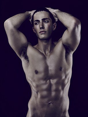 Πήγε στα Mac Donalds να ζητήσει δουλειά και τον έκαναν μοντέλο [εικόνες] | iefimerida.gr 3