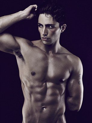 Πήγε στα Mac Donalds να ζητήσει δουλειά και τον έκαναν μοντέλο [εικόνες] | iefimerida.gr 2